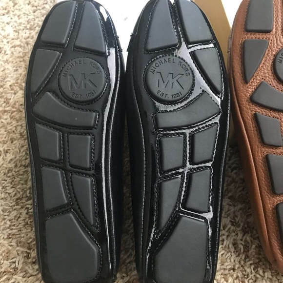 💯% Authentic MK flat Shoes - Picture 3 of 3